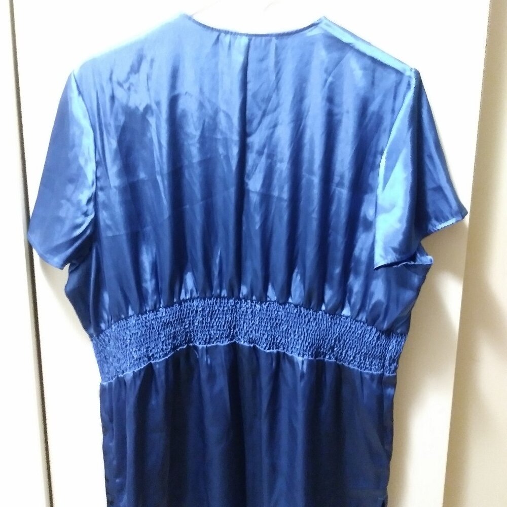 blouse - Picture 2 of 2
